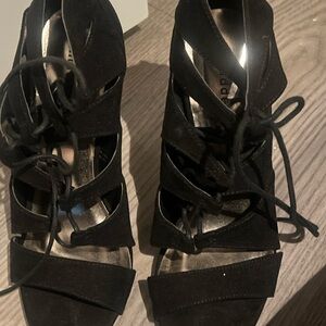 Women’s madden girl Elegant Black Lace-Up Heels size 7 (c)